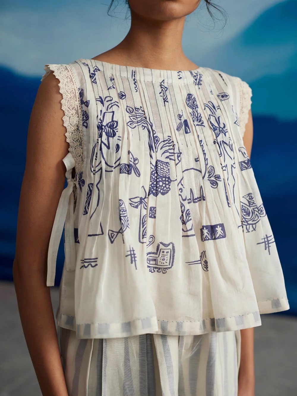 Sleeveless White & Navy Printed Pleated Top
